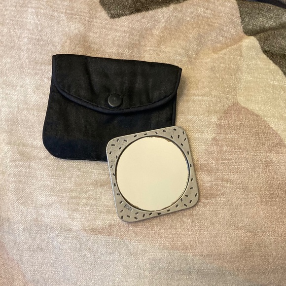 Travel Mirror Bachelorette 'Single Lady' Graphics Pewter Black Satin Pouch Fun - Picture 10 of 10